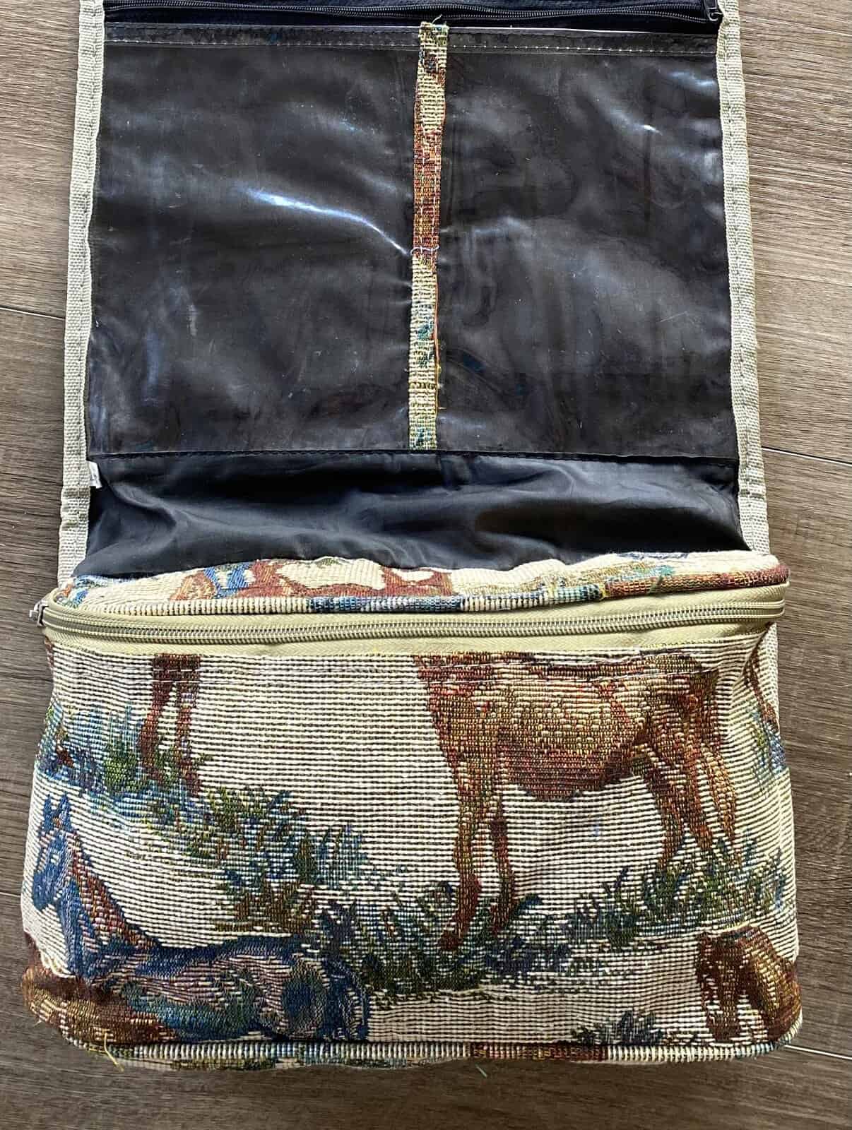 Equestrian hanging cosmetic bag 1 scaled